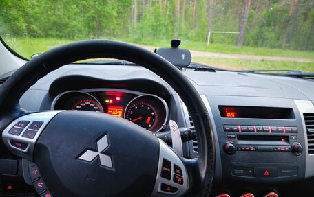 Mitsubishi Outlander III рестайлинг 3, 2008 год, 940 000 рублей, 15 фотография