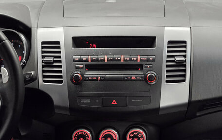 Mitsubishi Outlander III рестайлинг 3, 2007 год, 990 000 рублей, 13 фотография