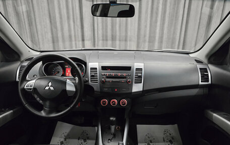 Mitsubishi Outlander III рестайлинг 3, 2007 год, 990 000 рублей, 12 фотография
