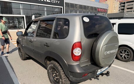 Chevrolet Niva I рестайлинг, 2013 год, 550 000 рублей, 3 фотография