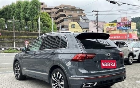 Volkswagen Tiguan II, 2022 год, 2 550 000 рублей, 3 фотография