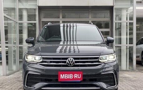 Volkswagen Tiguan II, 2022 год, 2 550 000 рублей, 2 фотография