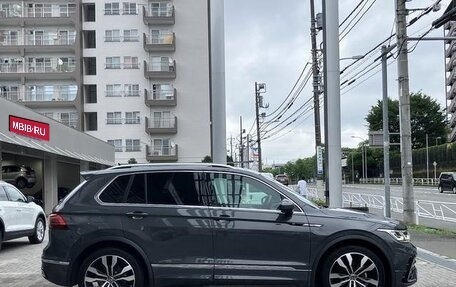 Volkswagen Tiguan II, 2022 год, 2 550 000 рублей, 7 фотография