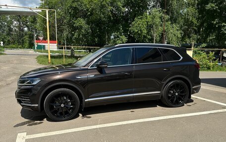Volkswagen Touareg III, 2019 год, 4 900 000 рублей, 2 фотография