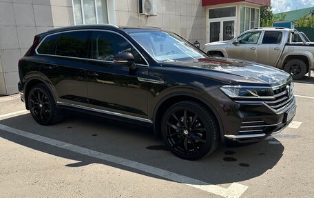 Volkswagen Touareg III, 2019 год, 4 900 000 рублей, 3 фотография