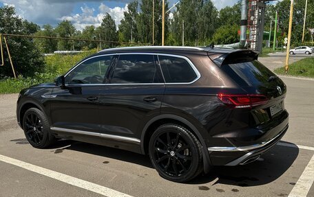 Volkswagen Touareg III, 2019 год, 4 900 000 рублей, 5 фотография
