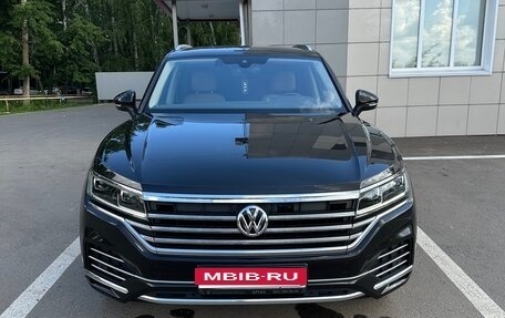 Volkswagen Touareg III, 2019 год, 4 900 000 рублей, 6 фотография