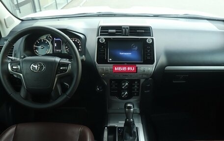 Toyota Land Cruiser Prado 150 рестайлинг 2, 2018 год, 5 101 000 рублей, 7 фотография
