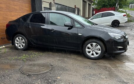 Opel Astra J, 2013 год, 880 000 рублей, 3 фотография