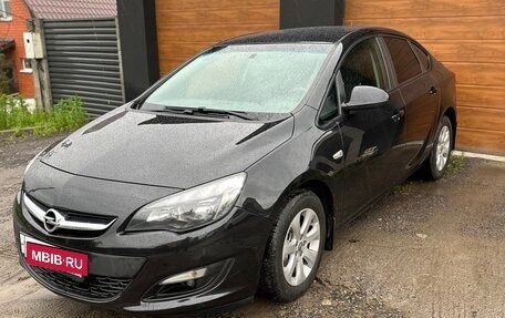 Opel Astra J, 2013 год, 880 000 рублей, 2 фотография