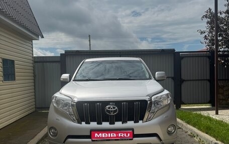 Toyota Land Cruiser Prado 150 рестайлинг 2, 2015 год, 3 150 000 рублей, 1 фотография