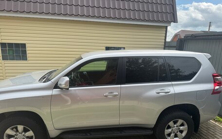 Toyota Land Cruiser Prado 150 рестайлинг 2, 2015 год, 3 150 000 рублей, 3 фотография