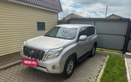 Toyota Land Cruiser Prado 150 рестайлинг 2, 2015 год, 3 150 000 рублей, 2 фотография