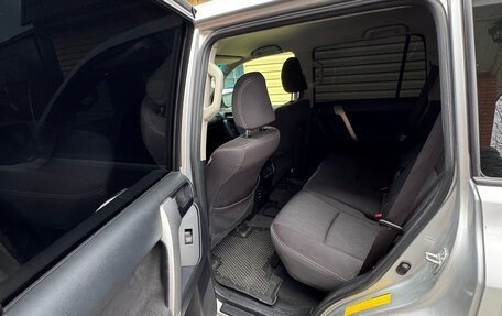 Toyota Land Cruiser Prado 150 рестайлинг 2, 2015 год, 3 150 000 рублей, 12 фотография