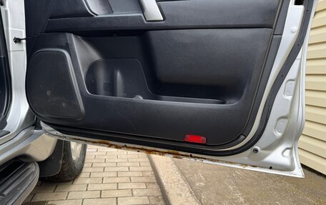 Toyota Land Cruiser Prado 150 рестайлинг 2, 2015 год, 3 150 000 рублей, 24 фотография