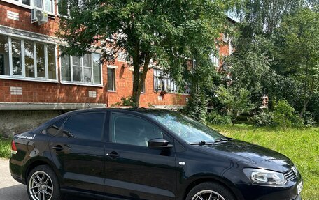 Volkswagen Polo VI (EU Market), 2011 год, 850 000 рублей, 2 фотография