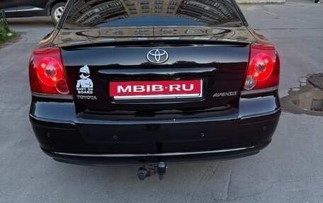 Toyota Avensis III рестайлинг, 2007 год, 750 000 рублей, 1 фотография