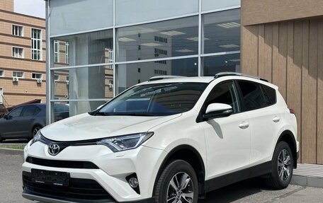 Toyota RAV4, 2017 год, 2 280 000 рублей, 3 фотография