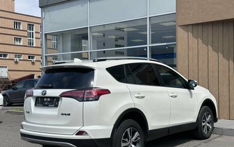 Toyota RAV4, 2017 год, 2 280 000 рублей, 6 фотография