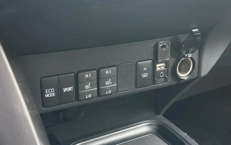 Toyota RAV4, 2017 год, 2 280 000 рублей, 9 фотография