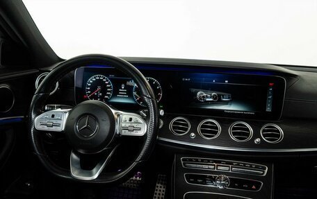Mercedes-Benz E-Класс, 2020 год, 2 900 000 рублей, 13 фотография