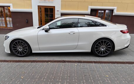 Mercedes-Benz E-Класс, 2017 год, 3 900 000 рублей, 4 фотография
