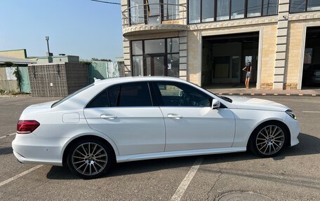 Mercedes-Benz E-Класс, 2015 год, 2 000 000 рублей, 10 фотография