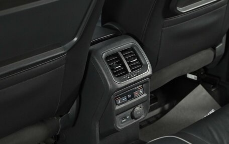 Volkswagen Tiguan II, 2019 год, 2 145 000 рублей, 12 фотография