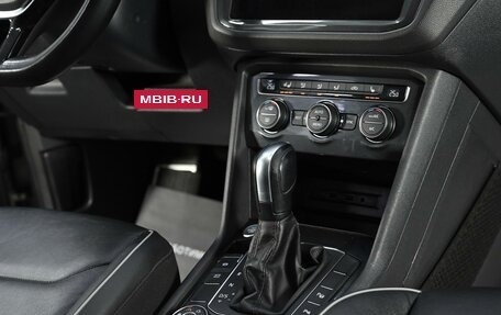 Volkswagen Tiguan II, 2019 год, 2 145 000 рублей, 10 фотография