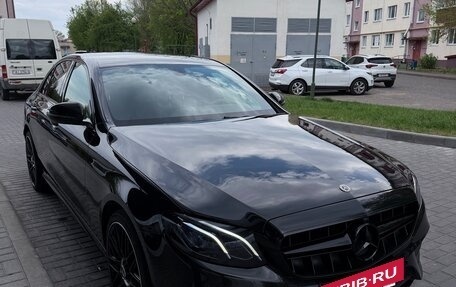 Mercedes-Benz E-Класс, 2019 год, 4 150 000 рублей, 3 фотография