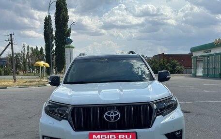 Toyota Land Cruiser Prado 150 рестайлинг 2, 2020 год, 7 600 000 рублей, 4 фотография