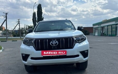 Toyota Land Cruiser Prado 150 рестайлинг 2, 2020 год, 7 600 000 рублей, 11 фотография