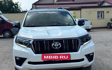 Toyota Land Cruiser Prado 150 рестайлинг 2, 2020 год, 7 600 000 рублей, 16 фотография