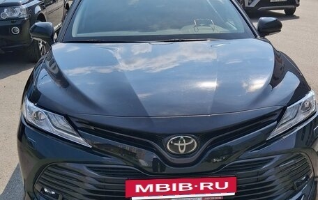 Toyota Camry, 2020 год, 3 200 000 рублей, 2 фотография