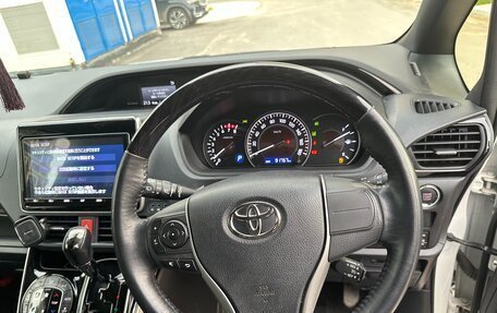 Toyota Esquire I, 2018 год, 2 700 000 рублей, 9 фотография