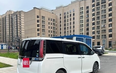 Toyota Esquire I, 2018 год, 2 700 000 рублей, 7 фотография