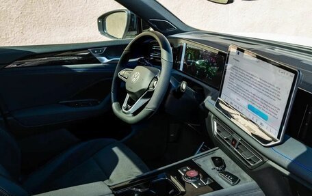 Volkswagen Tiguan, 2026 год, 5 575 000 рублей, 39 фотография