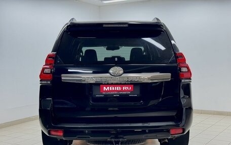 Toyota Land Cruiser Prado 150 рестайлинг 2, 2016 год, 3 770 000 рублей, 5 фотография