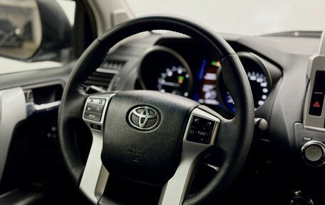 Toyota Land Cruiser Prado 150 рестайлинг 2, 2016 год, 3 770 000 рублей, 19 фотография
