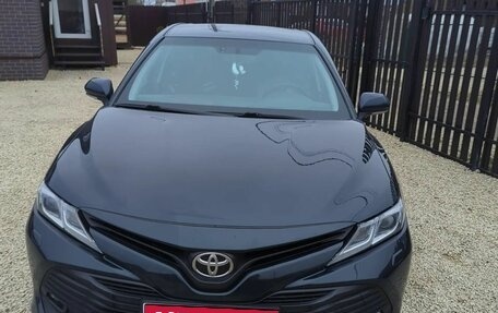 Toyota Camry, 2020 год, 2 300 000 рублей, 1 фотография