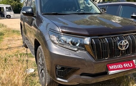 Toyota Land Cruiser Prado 150 рестайлинг 2, 2021 год, 6 550 000 рублей, 2 фотография