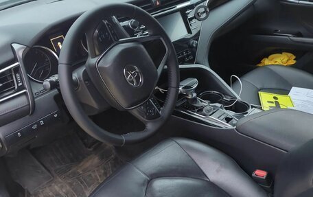 Toyota Camry, 2020 год, 2 300 000 рублей, 4 фотография