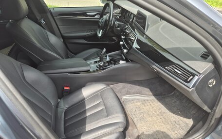 BMW 5 серия, 2018 год, 2 000 000 рублей, 9 фотография