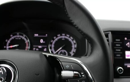 Skoda Karoq I, 2021 год, 2 200 000 рублей, 21 фотография