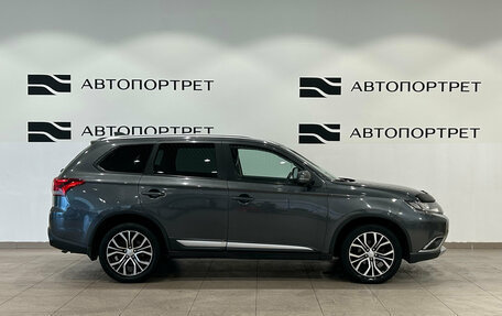 Mitsubishi Outlander III рестайлинг 3, 2017 год, 1 599 000 рублей, 8 фотография