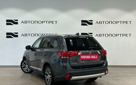 Mitsubishi Outlander III рестайлинг 3, 2017 год, 1 599 000 рублей, 5 фотография