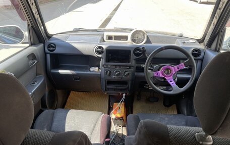 Toyota bB I рестайлинг, 2002 год, 300 000 рублей, 3 фотография