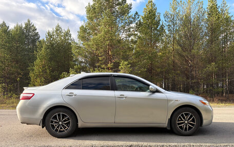 Toyota Camry, 2006 год, 680 000 рублей, 3 фотография