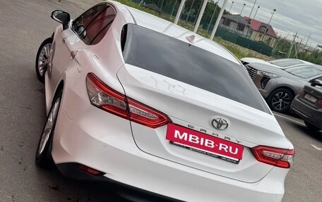 Toyota Camry, 2018 год, 2 630 000 рублей, 3 фотография