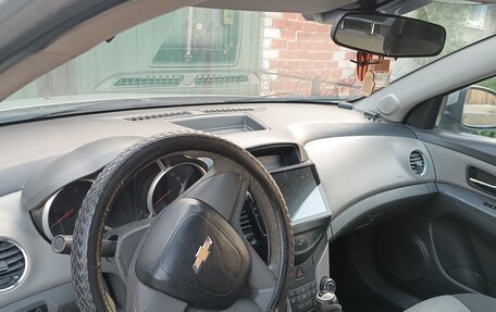 Chevrolet Cruze II, 2010 год, 370 000 рублей, 4 фотография